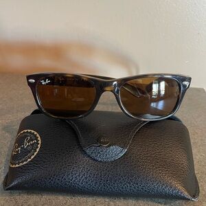 Ray Ban New Wayfarer sunglasses